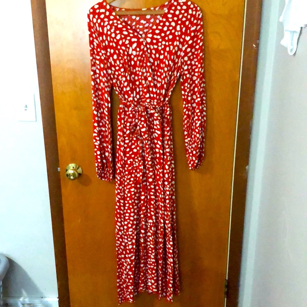Beautiful Fall long sleeve long dress.